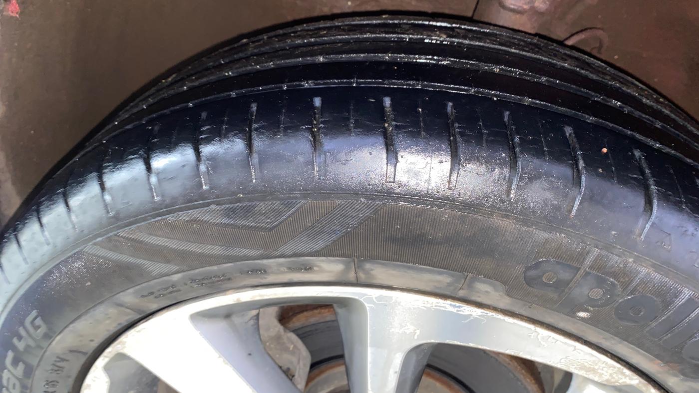 2015 Hyundai Elite i20 ASTA 1.2 (O), Petrol, Manual, 25,539 km, Left Front Tyre Tread