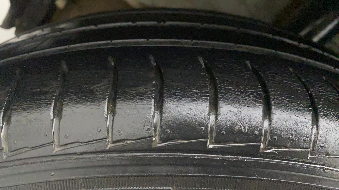 2019 Hyundai NEW SANTRO SPORTZ CNG, CNG, Manual, 52,733 km, Right Rear Tyre Tread