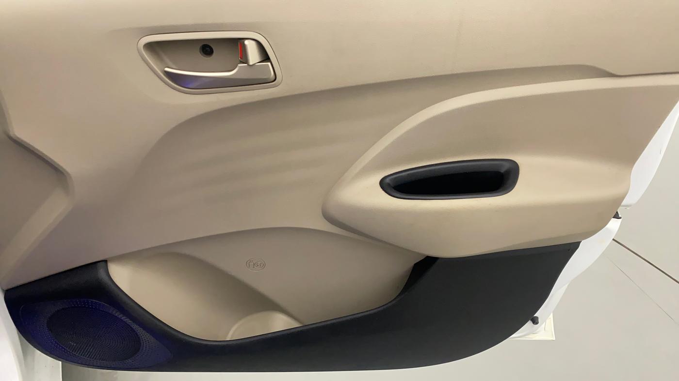 2019 Hyundai NEW SANTRO SPORTZ CNG, CNG, Manual, 52,733 km, Driver Side Door Panels Control