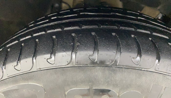 2018 Renault Duster RXS CVT, Petrol, Automatic, 24,428 km, Right Front Tyre Tread