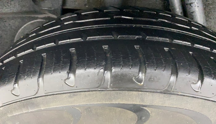2018 Renault Duster RXS CVT, Petrol, Automatic, 24,428 km, Right Rear Tyre Tread