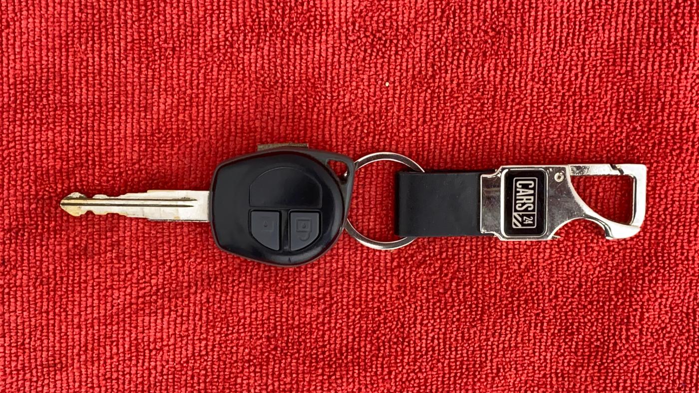2015 Maruti Swift Dzire VXI, Petrol, Manual, 80,857 km, Key Close Up