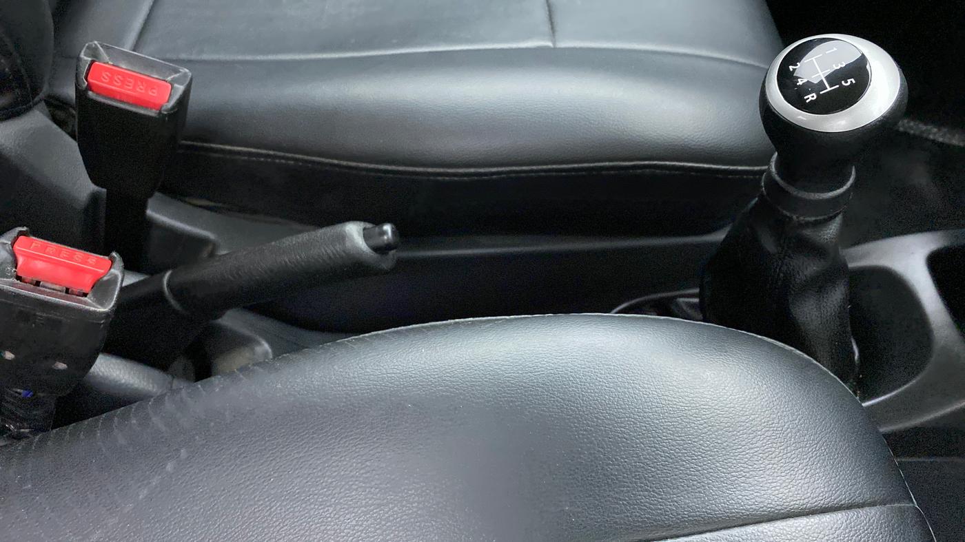 2012 Maruti Wagon R 1.0 LXI, Petrol, Manual, 42,217 km, Gear Lever