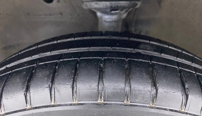 2012 Maruti Wagon R 1.0 LXI, Petrol, Manual, 42,217 km, Left Front Tyre Tread