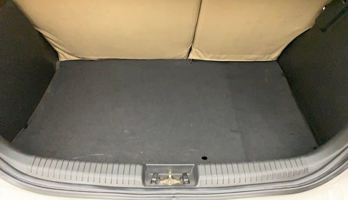 2012 Hyundai i20 SPORTZ 1.2, Petrol, Manual, 90,230 km, Boot Inside
