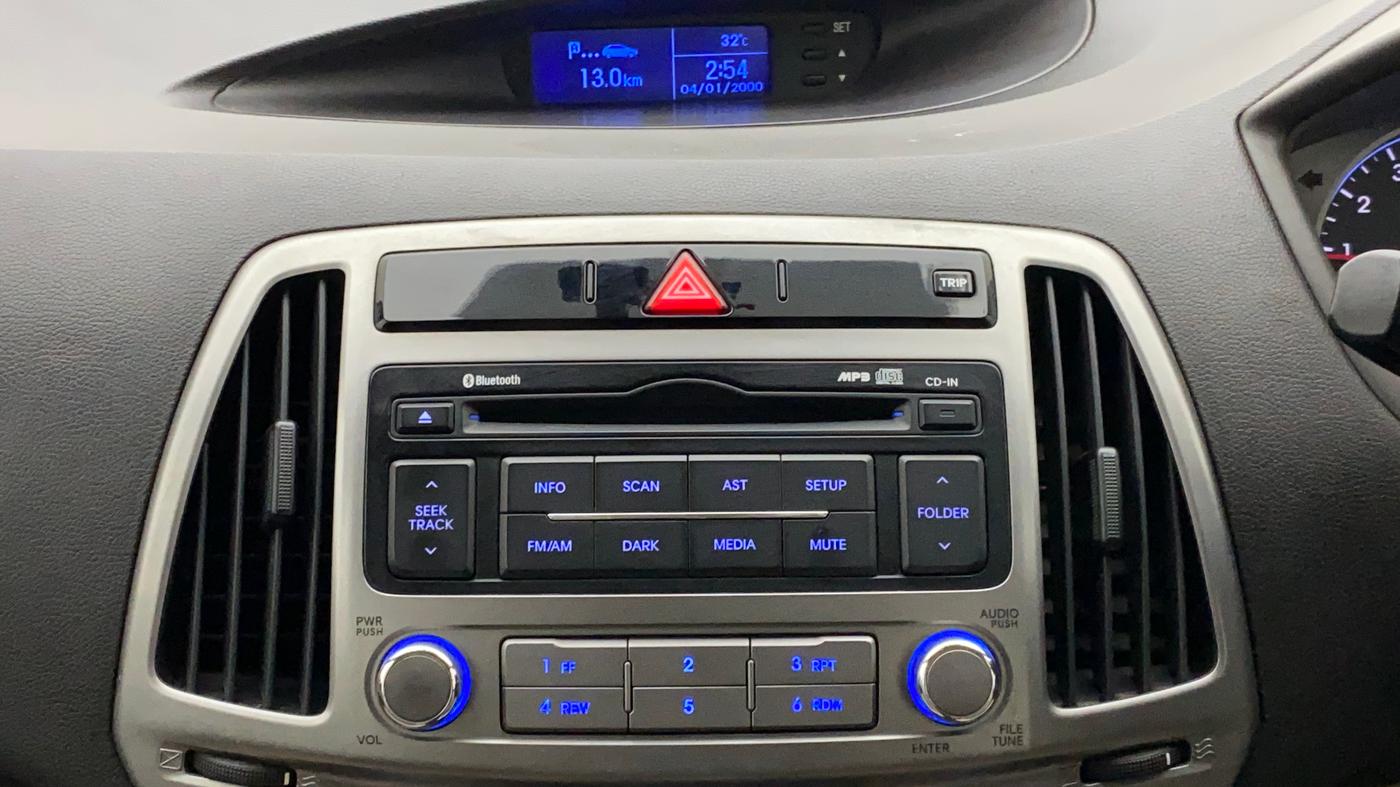 2012 Hyundai i20 SPORTZ 1.2, Petrol, Manual, 90,230 km, Infotainment System
