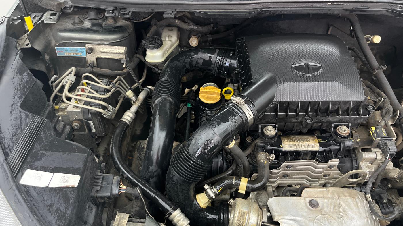 2020 Tata NEXON XZ PLUS PETROL SUNROOF, Petrol, Manual, 1,05,495 km, Engine View - Right
