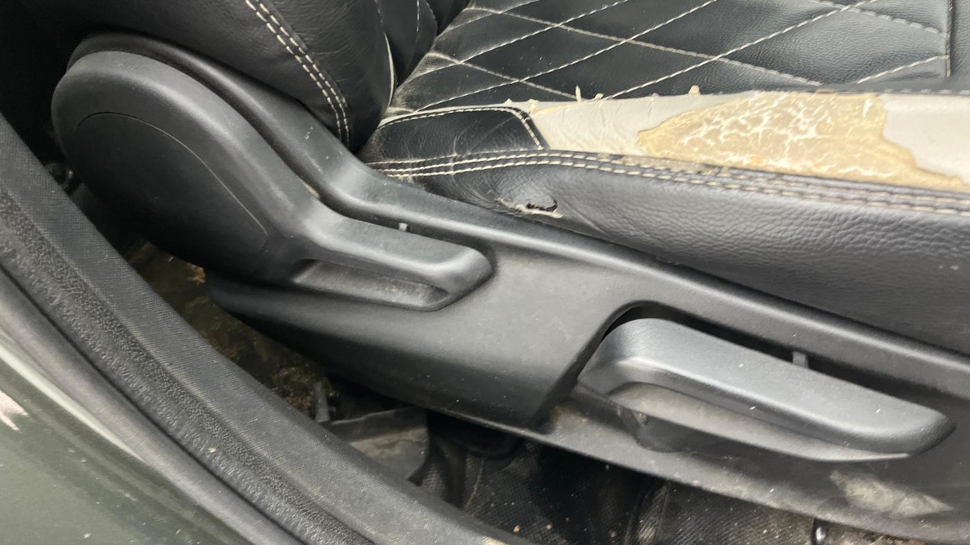 2020 Tata NEXON XZ PLUS PETROL SUNROOF, Petrol, Manual, 1,05,495 km, Driver Side Adjustment Panel