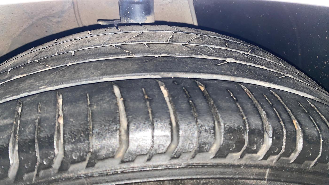 2023 Hyundai NEW I20 ASTA (O) 1.2 AT, Petrol, Automatic, 55,036 km, Right Front Tyre Tread