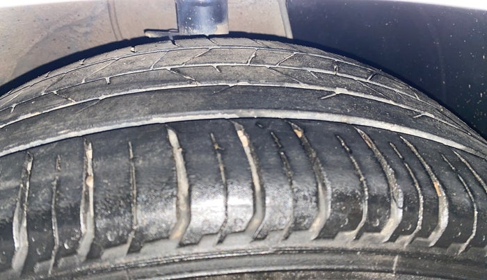 2023 Hyundai NEW I20 ASTA (O) 1.2 IVT, Petrol, Automatic, 55,036 km, Right Front Tyre Tread