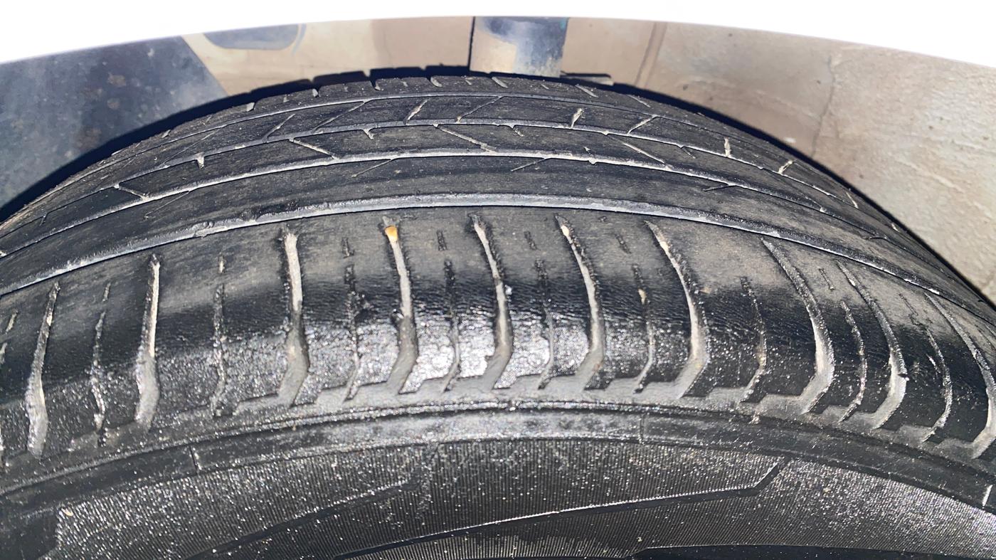 2023 Hyundai NEW I20 ASTA (O) 1.2 AT, Petrol, Automatic, 55,036 km, Left Front Tyre Tread