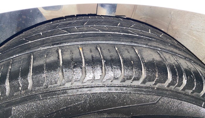 2023 Hyundai NEW I20 ASTA (O) 1.2 IVT, Petrol, Automatic, 55,036 km, Left Front Tyre Tread