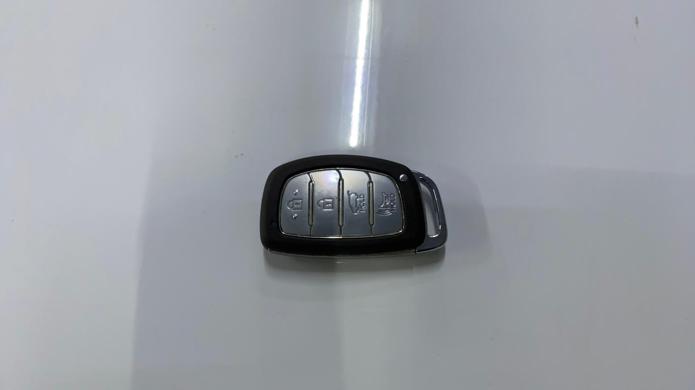 2023 Hyundai NEW I20 ASTA (O) 1.2 AT, Petrol, Automatic, 55,036 km, Key Close Up
