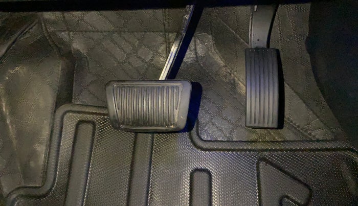 2023 Hyundai NEW I20 ASTA (O) 1.2 IVT, Petrol, Automatic, 55,036 km, Pedals