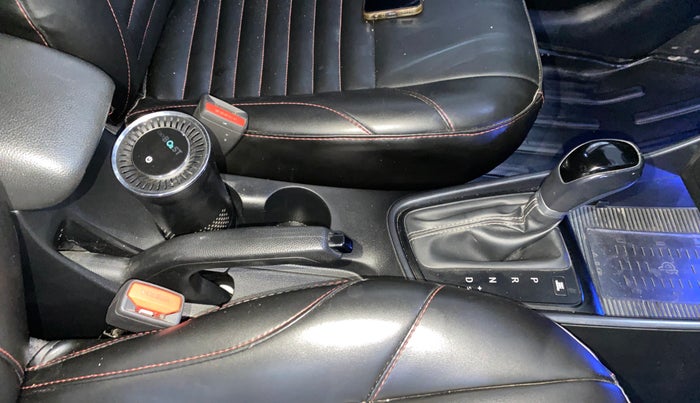 2023 Hyundai NEW I20 ASTA (O) 1.2 IVT, Petrol, Automatic, 55,036 km, Gear Lever