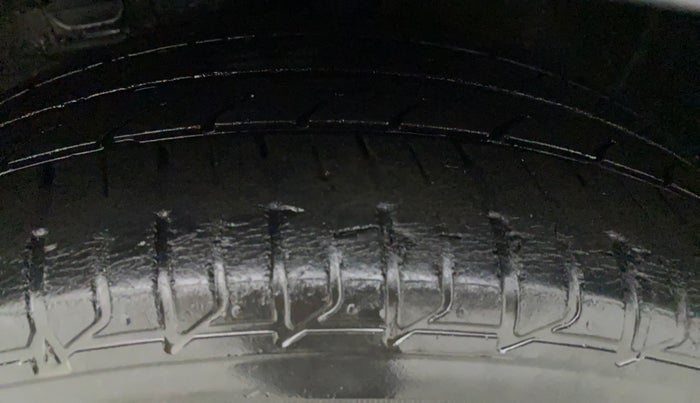 2016 Hyundai Verna 1.6 VTVT SX AT, Petrol, Automatic, 41,737 km, Left Front Tyre Tread