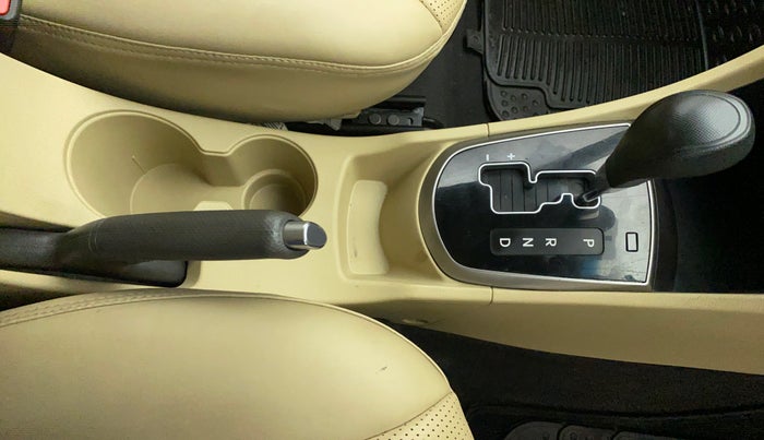 2016 Hyundai Verna 1.6 VTVT SX AT, Petrol, Automatic, 41,737 km, Gear Lever