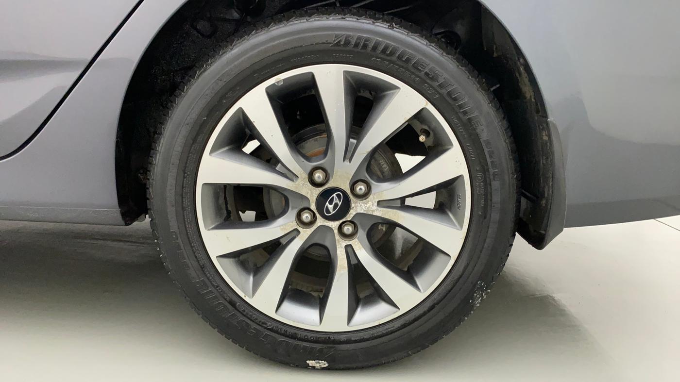 2016 Hyundai Verna 1.6 VTVT SX AT, Petrol, Automatic, 41,737 km, Left Rear Wheel