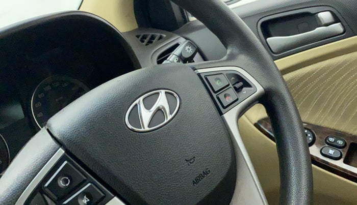 2016 Hyundai Verna 1.6 VTVT SX AT, Petrol, Automatic, 41,737 km, Steering wheel - Phone control not functional
