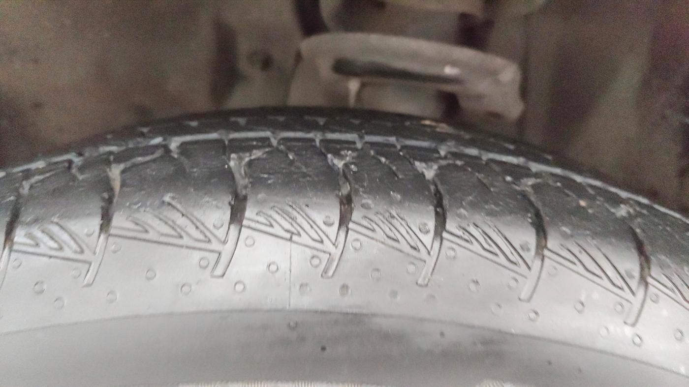 2018 Jeep Compass LIMITED 1.4 PETROL AT, Petrol, Automatic, 66,371 km, Left Front Tyre Tread