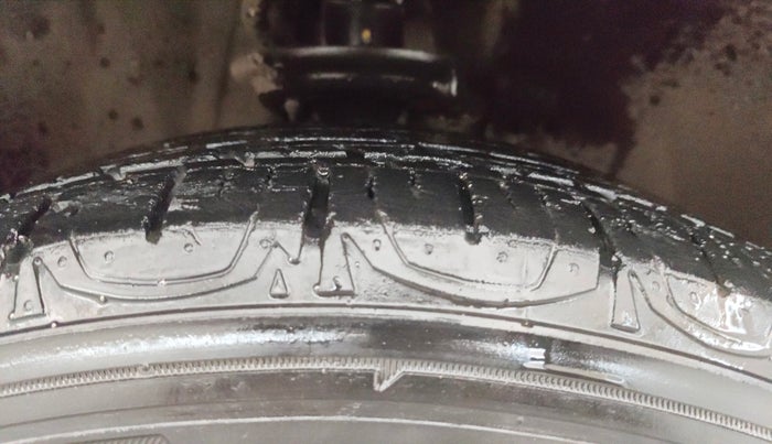 2018 Jeep Compass LIMITED 1.4 PETROL AT, Petrol, Automatic, 66,371 km, Right Front Tyre Tread