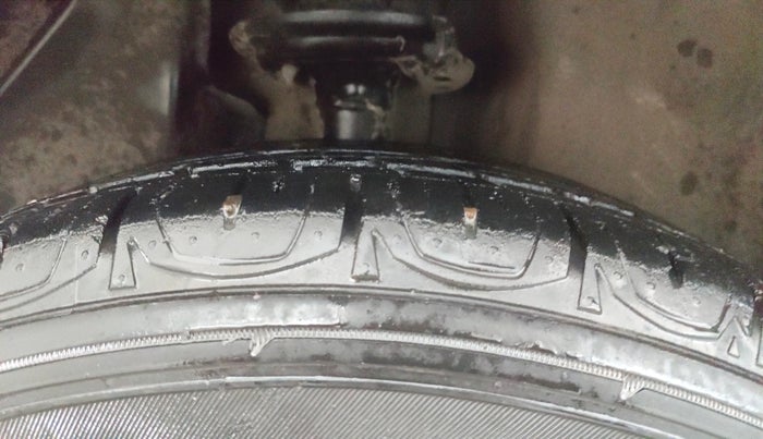 2018 Jeep Compass LIMITED 1.4 PETROL AT, Petrol, Automatic, 66,371 km, Right Rear Tyre Tread