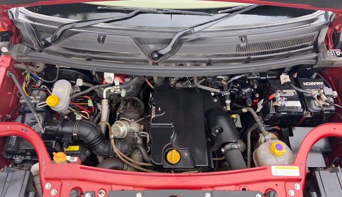 2018 Mahindra TUV300 T10 MT, Diesel, Manual, 36,128 km, Engine Bonet View