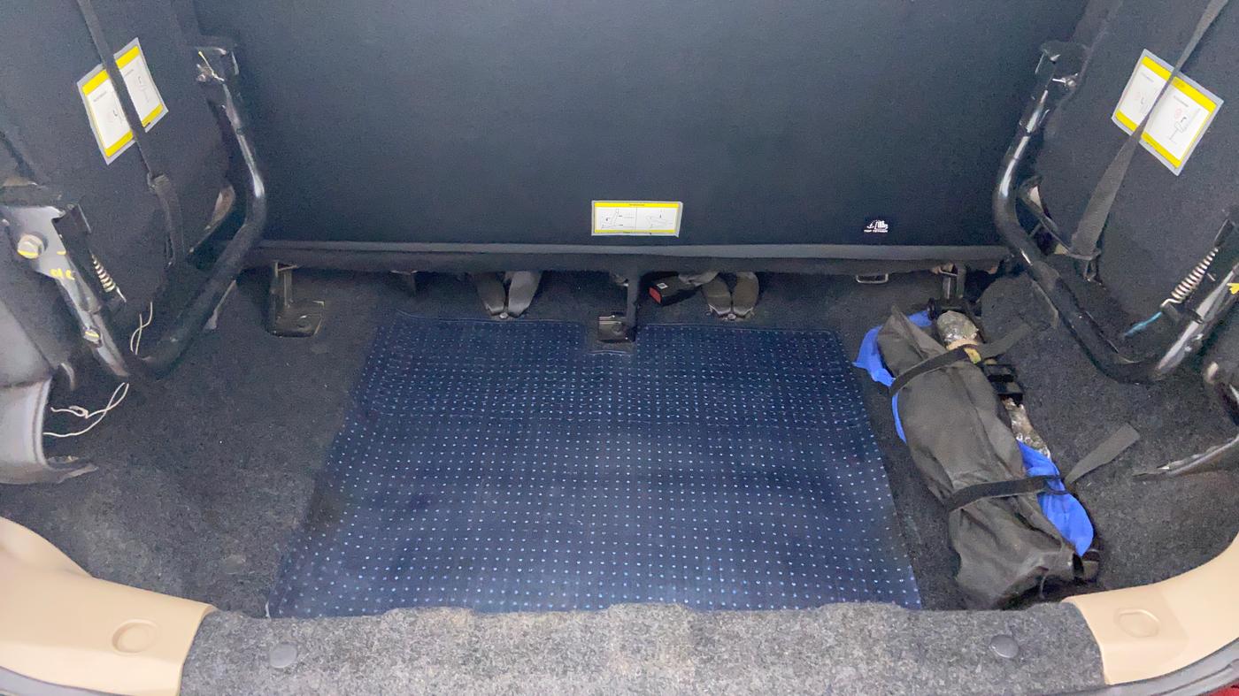 2018 Mahindra TUV300 T10 MT, Diesel, Manual, 36,128 km, Boot Inside View