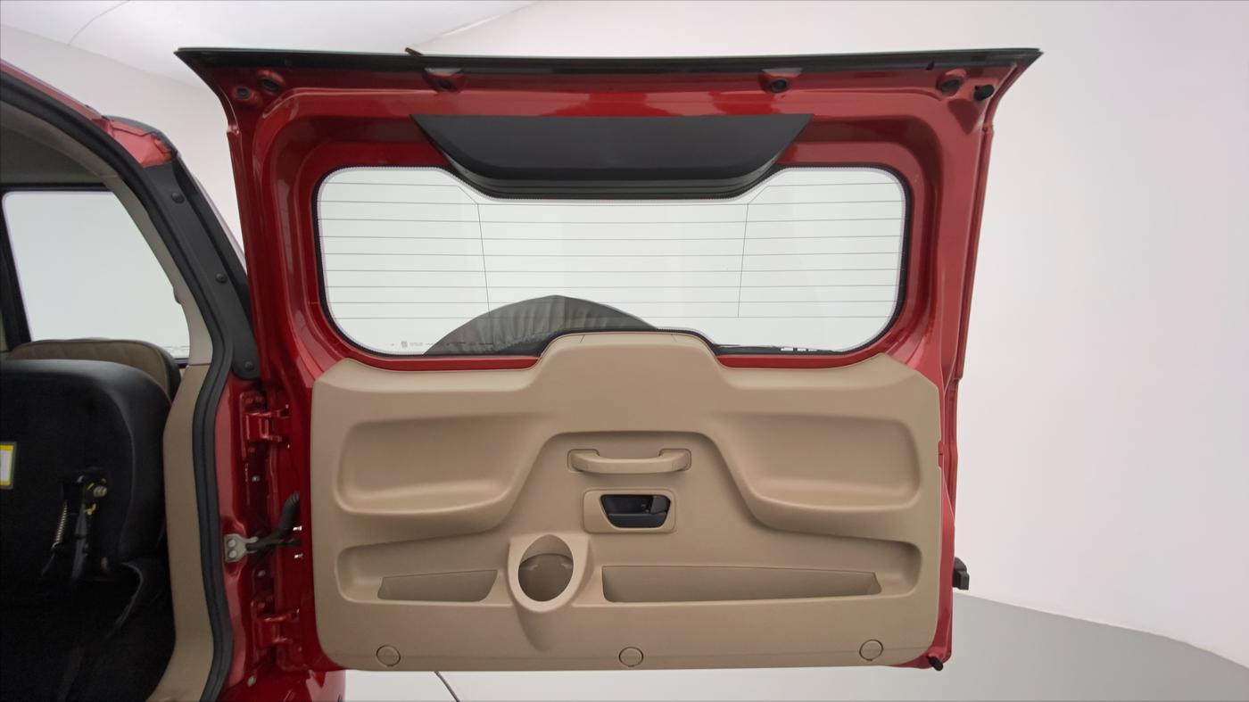 2018 Mahindra TUV300 T10 MT, Diesel, Manual, 36,128 km, Boot Door Open