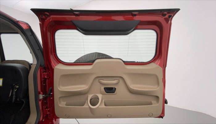 2018 Mahindra TUV300 T10 MT, Diesel, Manual, 36,128 km, Boot Door Open