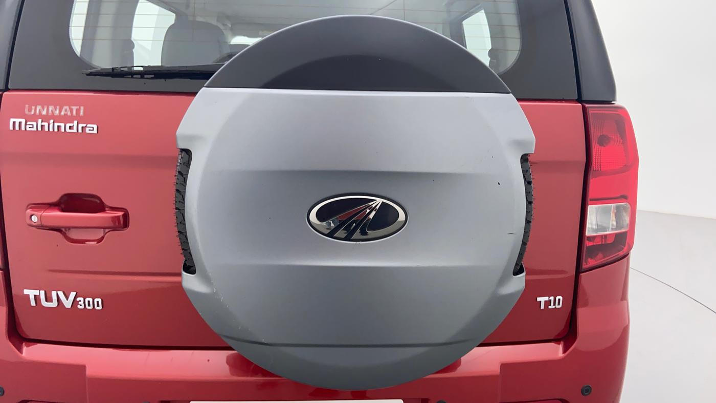 2018 Mahindra TUV300 T10 MT, Diesel, Manual, 36,128 km, Spare Tyre