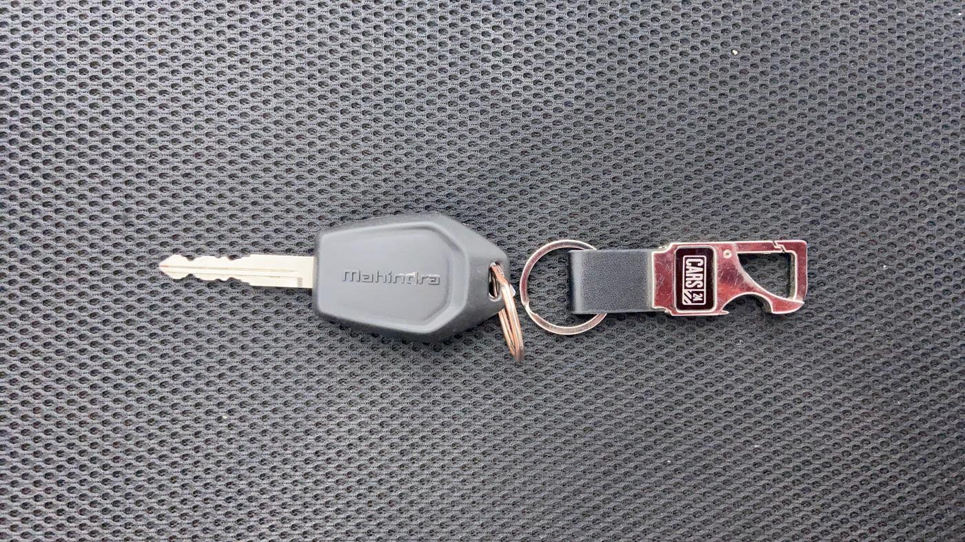 2018 Mahindra TUV300 T10 MT, Diesel, Manual, 36,128 km, Key Close up