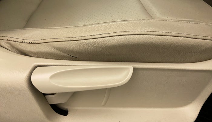 2013 Volkswagen Vento HIGHLINE DIESEL, Diesel, Manual, 74,296 km, Driver Side Adjustment Panel