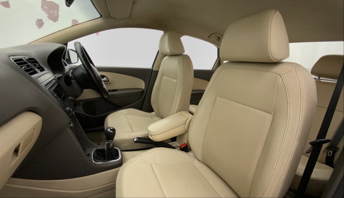 2013 Volkswagen Vento HIGHLINE DIESEL, Diesel, Manual, 74,296 km, Right Side Front Door Cabin
