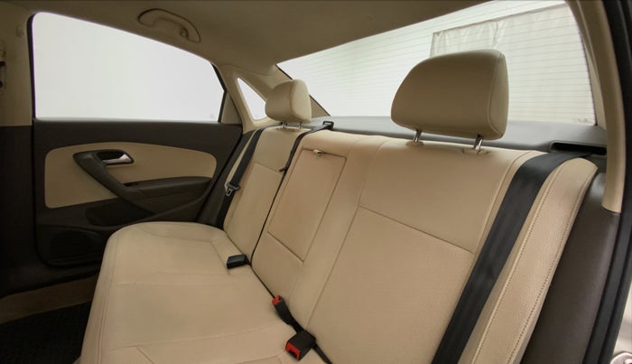 2013 Volkswagen Vento HIGHLINE DIESEL, Diesel, Manual, 74,296 km, Right Side Rear Door Cabin