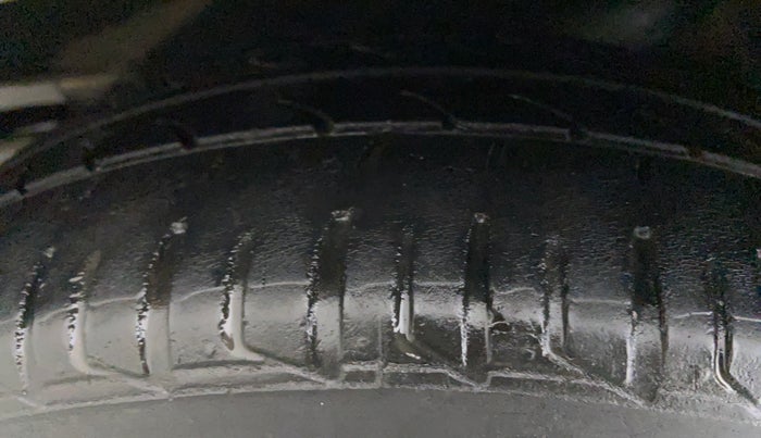 2013 Volkswagen Vento HIGHLINE DIESEL, Diesel, Manual, 74,296 km, Left Rear Tyre Tread