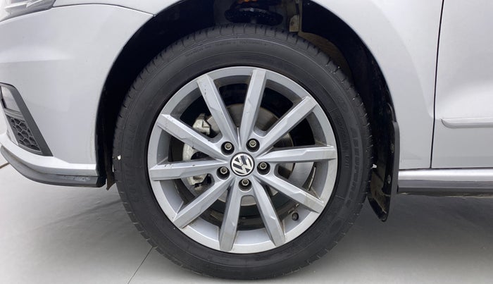2022 Volkswagen Vento HIGHLINE PLUS 1.0 TSI AT, Petrol, Automatic, 4,988 km, Left Front Wheel