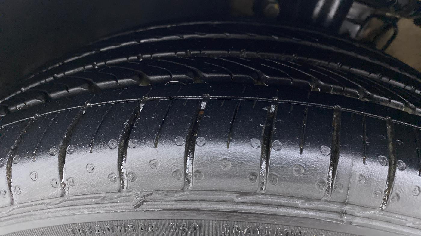 2022 Volkswagen Vento HIGHLINE PLUS 1.0 TSI AT, Petrol, Automatic, 4,988 km, Left Front Tyre Tread