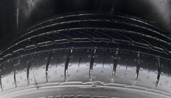 2022 Volkswagen Vento HIGHLINE PLUS 1.0 TSI AT, Petrol, Automatic, 4,988 km, Right Rear Tyre Tread