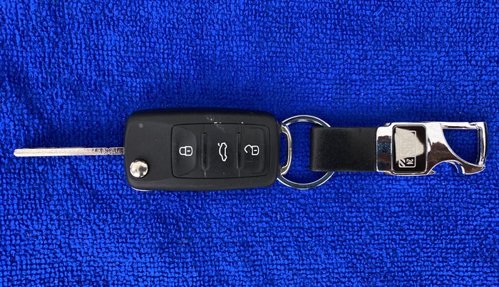 2022 Volkswagen Vento HIGHLINE PLUS 1.0 TSI AT, Petrol, Automatic, 4,988 km, Key Close Up