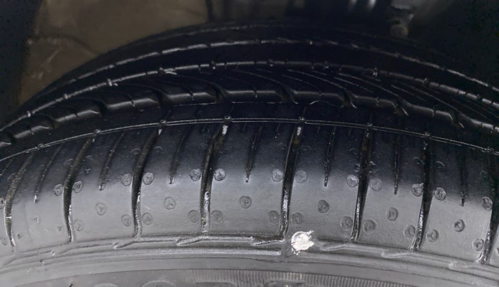 2022 Volkswagen Vento HIGHLINE PLUS 1.0 TSI AT, Petrol, Automatic, 4,988 km, Right Front Tyre Tread