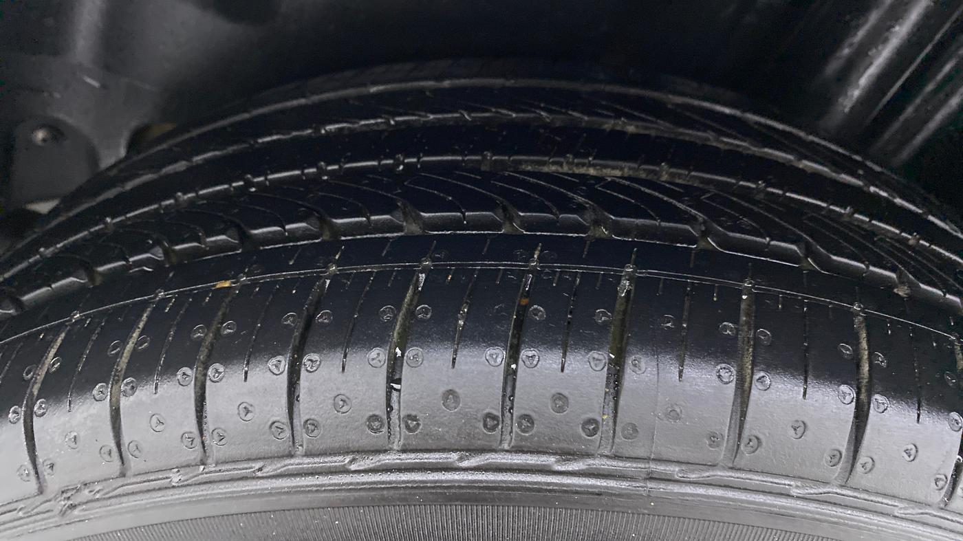 2022 Volkswagen Vento HIGHLINE PLUS 1.0 TSI AT, Petrol, Automatic, 4,988 km, Left Rear Tyre Tread
