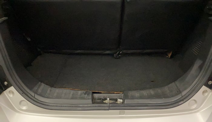 2017 Maruti Wagon R 1.0 LXI, Petrol, Manual, 19,162 km, Boot Inside