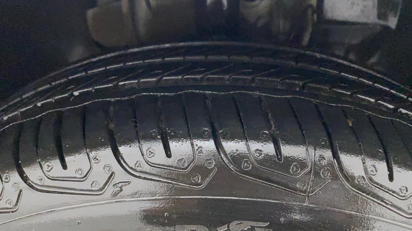 2022 Tata Tiago XT CNG, CNG, Manual, 5,542 km, Right Front Tyre Tread