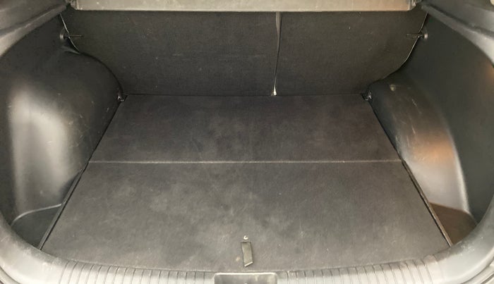 2016 Hyundai Creta 1.6 CRDI SX PLUS AUTO, Diesel, Automatic, 65,081 km, Boot Inside