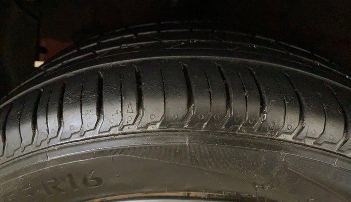 2022 Hyundai NEW I20 SPORTZ 1.2 MT, Petrol, Manual, 21,304 km, Right Rear Tyre Tread