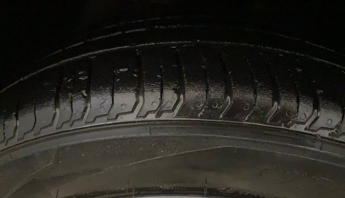 2022 Hyundai NEW I20 SPORTZ 1.2 MT, Petrol, Manual, 21,304 km, Left Front Tyre Tread