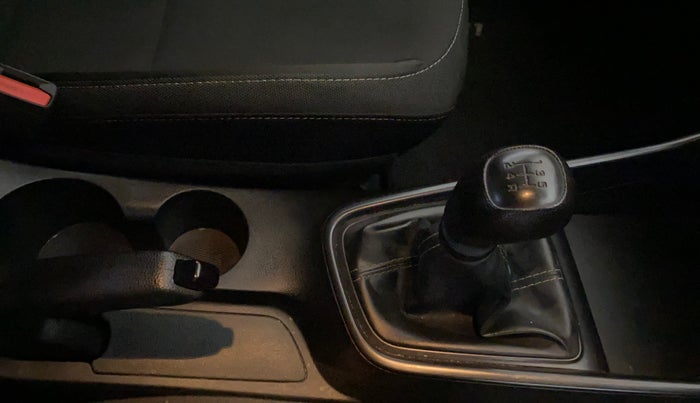 2022 Hyundai NEW I20 SPORTZ 1.2 MT, Petrol, Manual, 21,304 km, Gear Lever