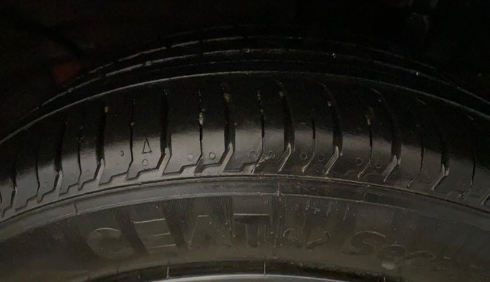 2022 Hyundai NEW I20 SPORTZ 1.2 MT, Petrol, Manual, 21,304 km, Left Rear Tyre Tread