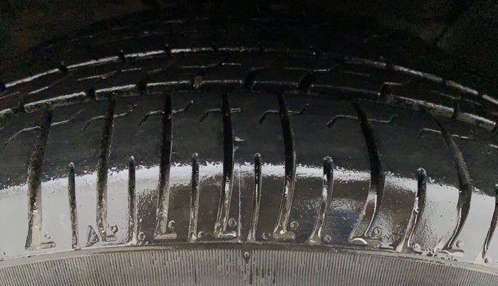 2016 Hyundai Creta 1.6 SX PLUS VTVT, CNG, Manual, 57,412 km, Right Front Tyre Tread